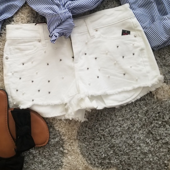 Sassy Set - Picture 2 of 3